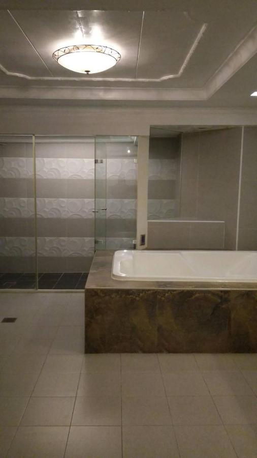 Xin Yuan Motel Ταϊχούνγκ Εξωτερικό φωτογραφία
