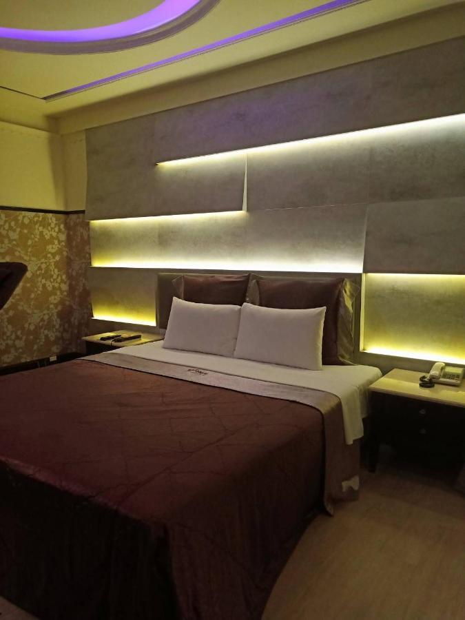 Xin Yuan Motel Ταϊχούνγκ Εξωτερικό φωτογραφία